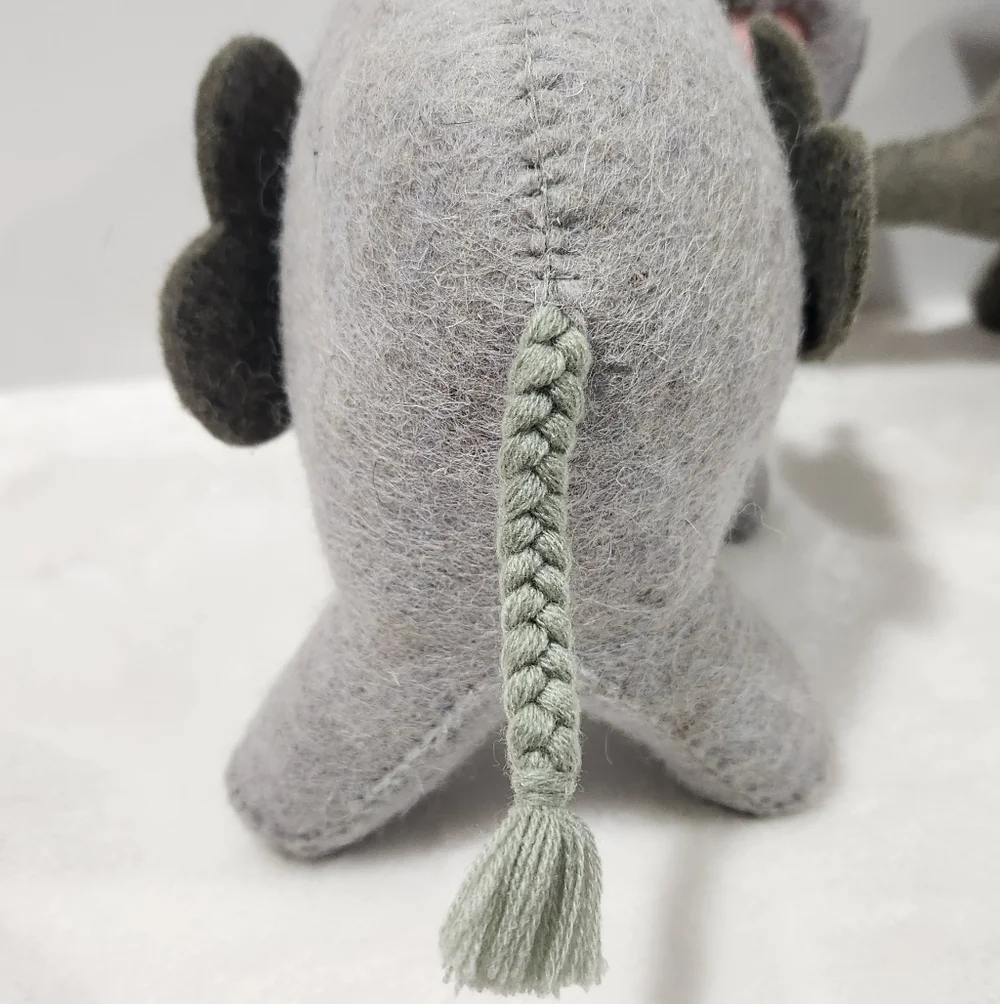 Handmade Wool Embroidered Gray Couple Elephants Entwined Heart Trunks New